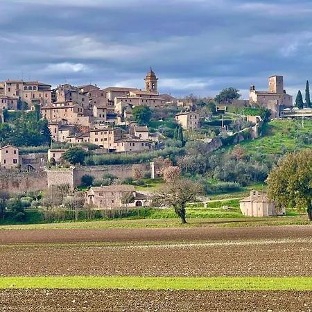 Feriehus A Passo Lento Nel Castello Di Collepino - *