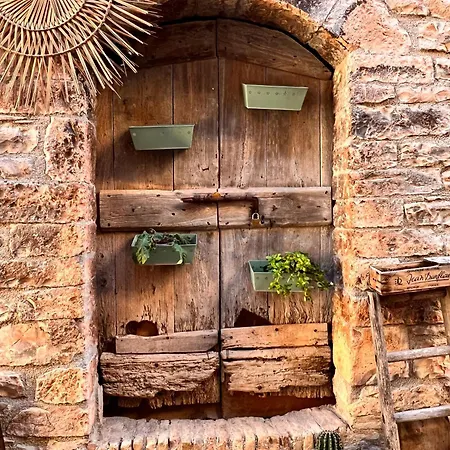 Casa de Férias A Passo Lento Nel Castello Di Collepino -