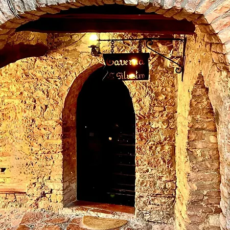 Feriehus A Passo Lento Nel Castello Di Collepino -