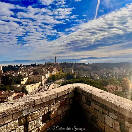 A Passo Lento Nel Castello Di Collepino -