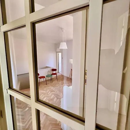 A Passo Lento Nel Castello Di Collepino - Spello