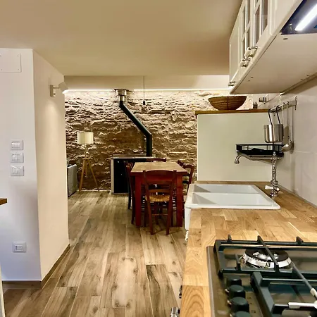 Casa de Férias A Passo Lento Nel Castello Di Collepino - *