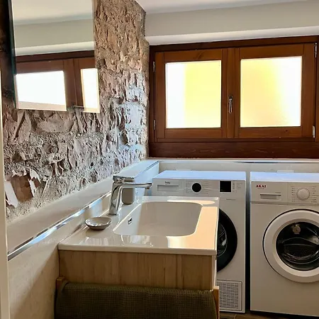 A Passo Lento Nel Castello Di Collepino -