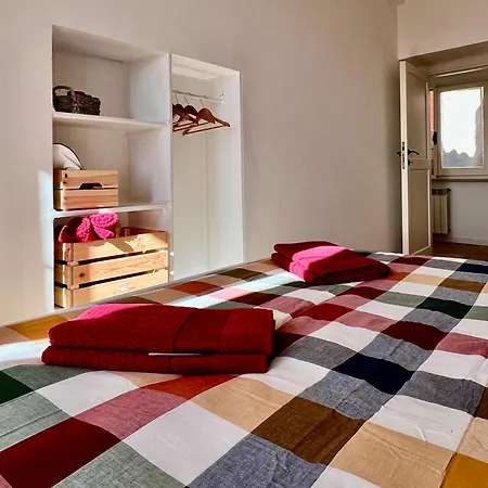 A Passo Lento Nel Castello Di Collepino -